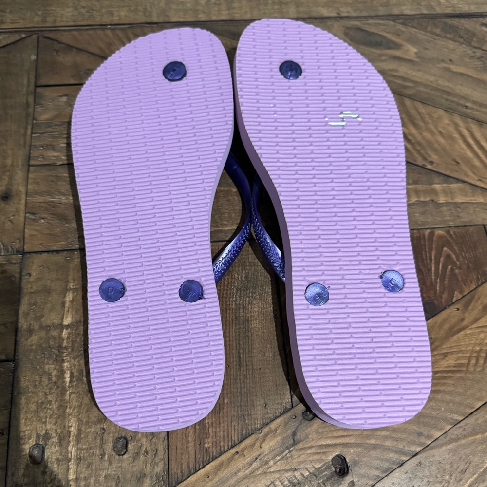 Havaianas Marvel Spider-Man Flip Flops - Purple and Black - Picture 5 of 6